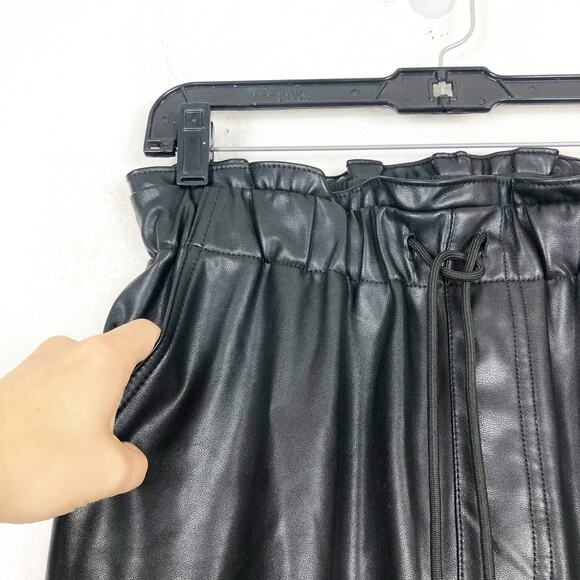 Abercrombie & Fitch Vegan Leather Jogger Pants Size Small High Rise Stretch - Picture 9 of 13